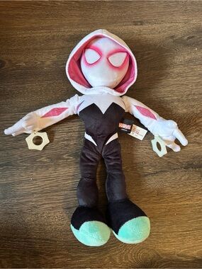 Marvel Spider-Man City Swinging Ghost Spider - Spider Gwen- Works